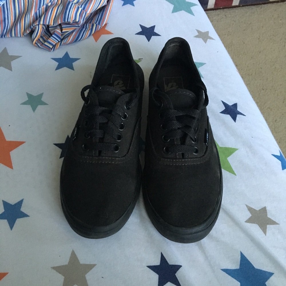 Black vans women's size 7.5 barely worn!!